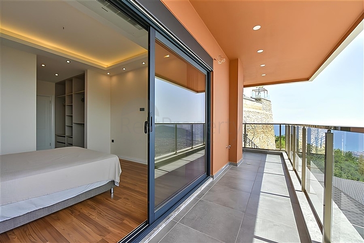 Виллы с потрясающим видом в районе Бекташ