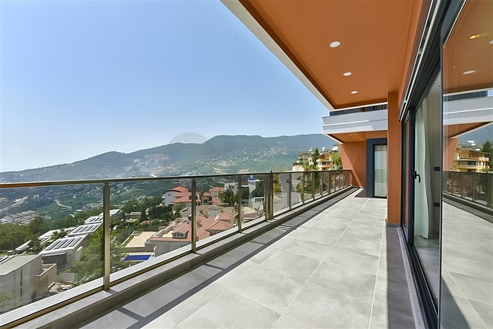 Виллы с потрясающим видом в районе Бекташ