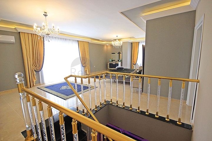 Продается пентхаус 3+1 в районе Махмутлар