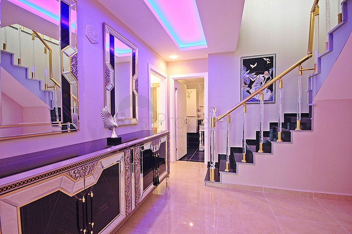 Продается пентхаус 3+1 в районе Махмутлар