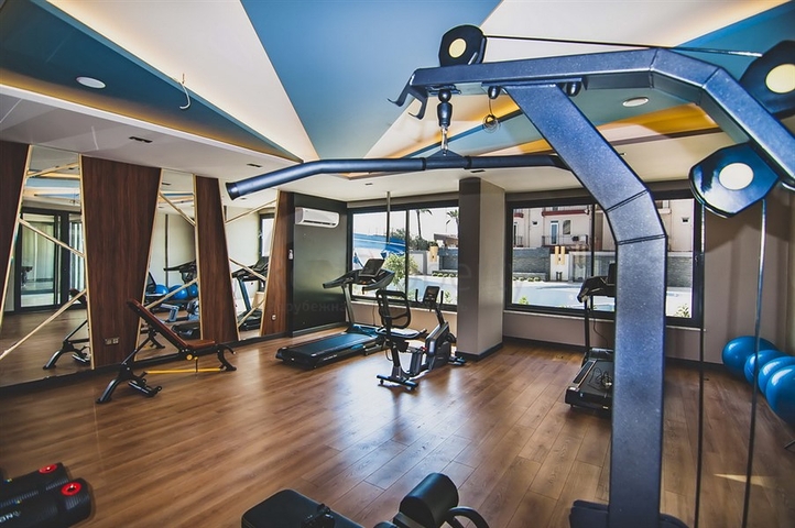 Квартира 2+1 на первой береговой линии в Махмутларе