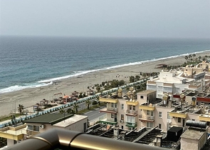 Квартира 2+1 на первой береговой линии в Махмутларе