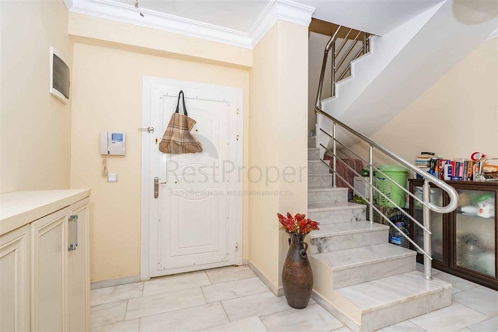 Просторный пентхаус 4+1 для большой семьи