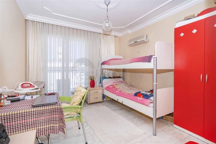 Просторный пентхаус 4+1 для большой семьи