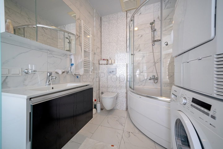 Пентхаус 4+1 с видом на море в люксовом комплексе в районе Авсаллар