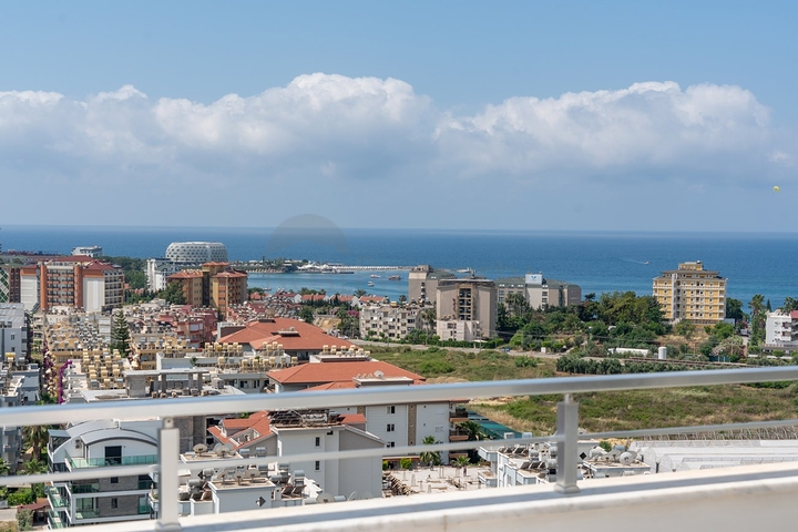 Пентхаус 4+1 с видом на море в люксовом комплексе в районе Авсаллар