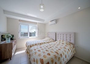 Пентхаус 4+1 с видом на море в люксовом комплексе в районе Авсаллар