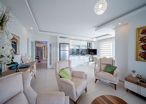 Пентхаус 4+1 с видом на море в люксовом комплексе в районе Авсаллар