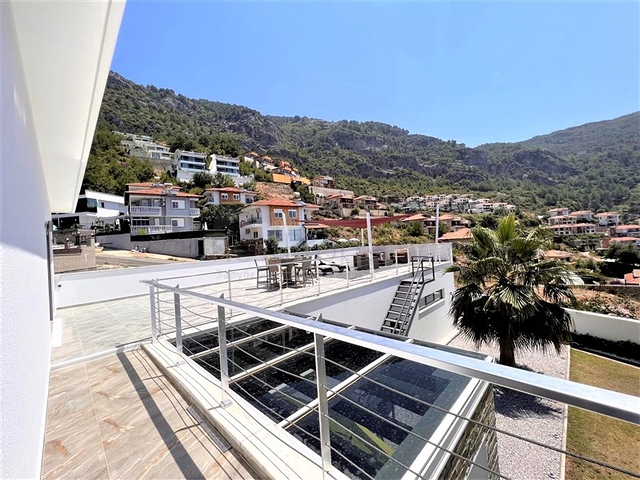 Эксклюзивная вилла с панорамным видом в центре Алании