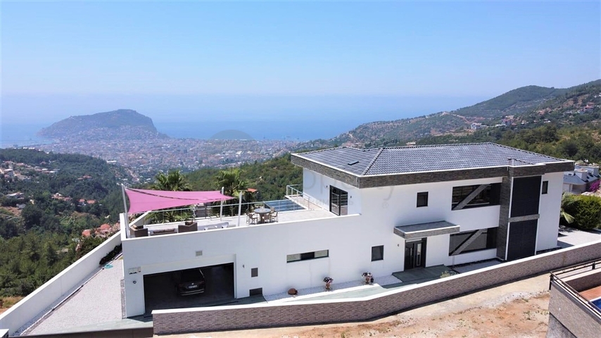 Эксклюзивная вилла с панорамным видом в центре Алании