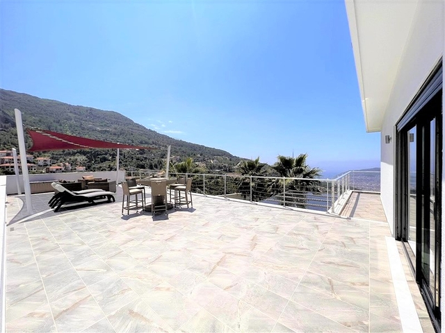 Эксклюзивная вилла с панорамным видом в центре Алании