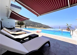 Эксклюзивная вилла с панорамным видом в центре Алании