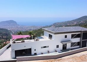 Эксклюзивная вилла с панорамным видом в центре Алании