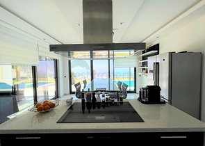 Эксклюзивная вилла с панорамным видом в центре Алании