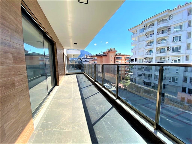 Трехкомнатная квартира в районе Тосмур