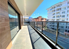 Трехкомнатная квартира в районе Тосмур