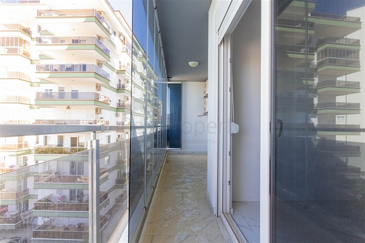 Большая квартира 1+1 в районе Махмутлар 