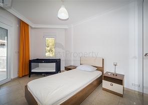 Вилла с панорамным видом на Средиземное море и горы в районе Бекташ