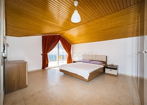 Вилла с панорамным видом на Средиземное море и горы в районе Бекташ