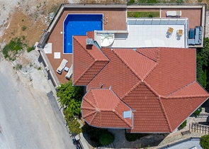 Вилла с панорамным видом на Средиземное море и горы в районе Бекташ