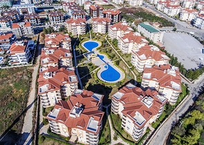 Квартира 2+1 с дизайнерским ремонтом в одном из самых зеленых комплексов Алании