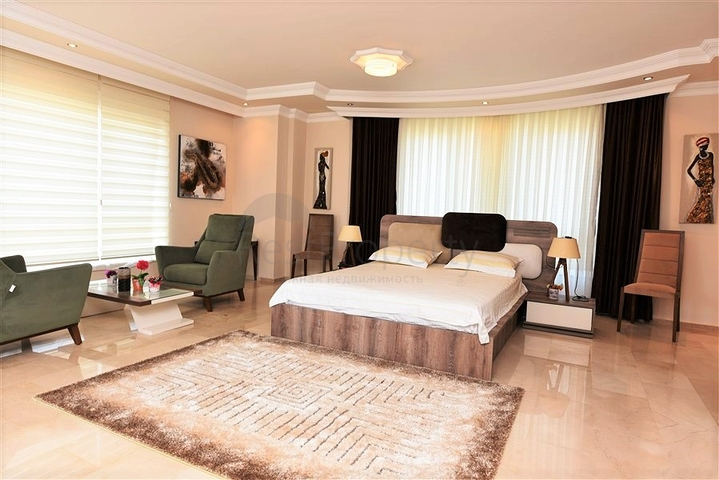 Вилла с видом на Средиземное море в районе Демирташ