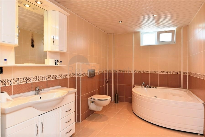 Вилла с видом на Средиземное море в районе Демирташ