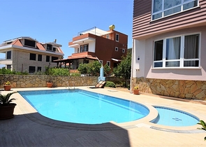 Вилла с видом на Средиземное море в районе Демирташ