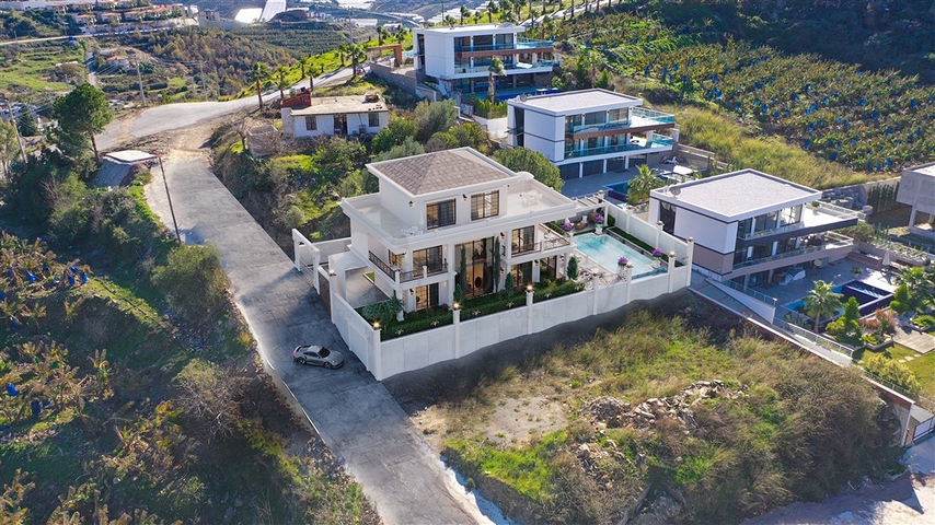 Вилла с видом на море 5+1 в районе Каргыджак