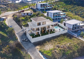 Вилла с видом на море 5+1 в районе Каргыджак