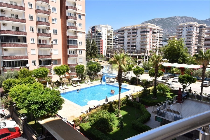 Трехкомнатная квартира с большой кухней