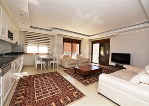 Трехкомнатная квартира с большой кухней