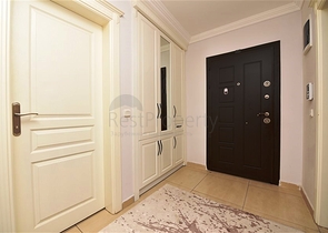 Трехкомнатная квартира с большой кухней