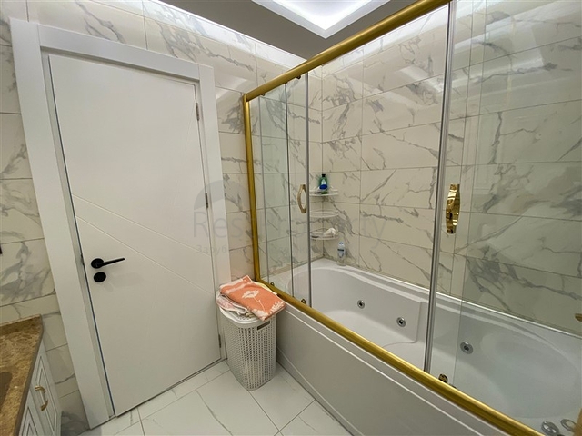 Стильная квартира с видом на море в районе Клеопатра