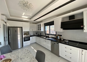 Стильная квартира с видом на море в районе Клеопатра