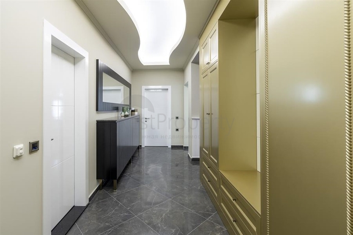 Большой пентхаус 5+1 в европейском районе Оба 