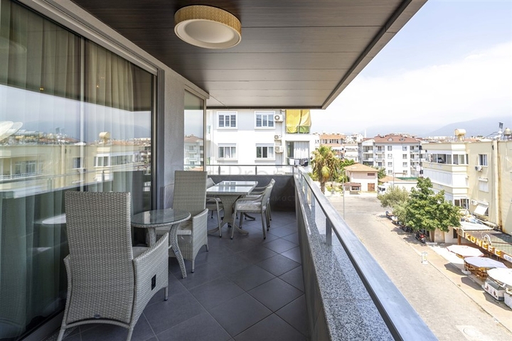 Большой пентхаус 5+1 в европейском районе Оба 