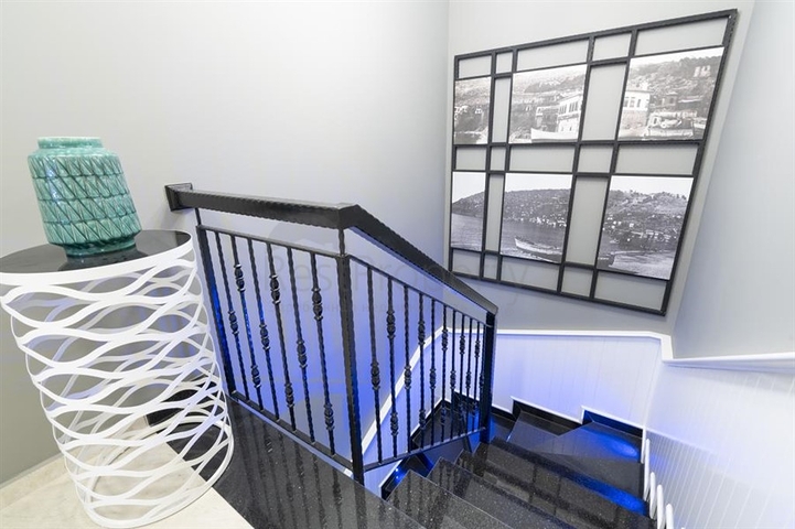 Большой пентхаус 5+1 в европейском районе Оба 