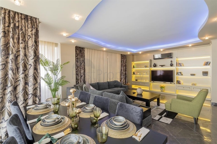 Большой пентхаус 5+1 в европейском районе Оба 