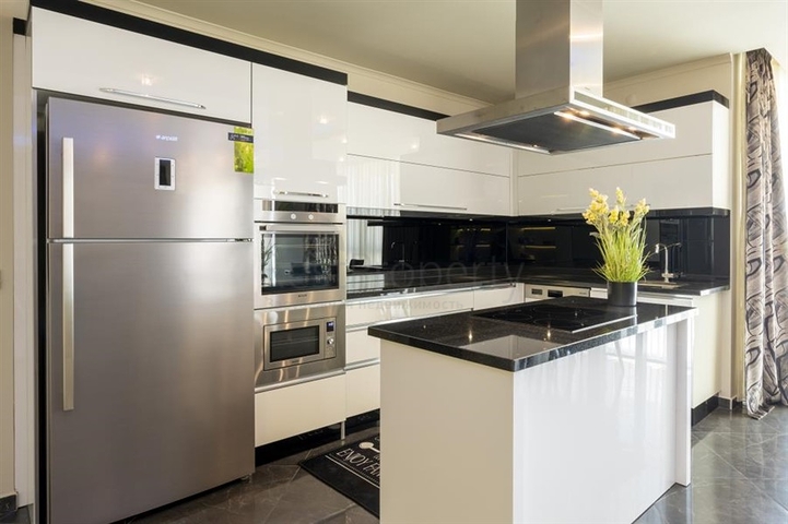 Большой пентхаус 5+1 в европейском районе Оба 