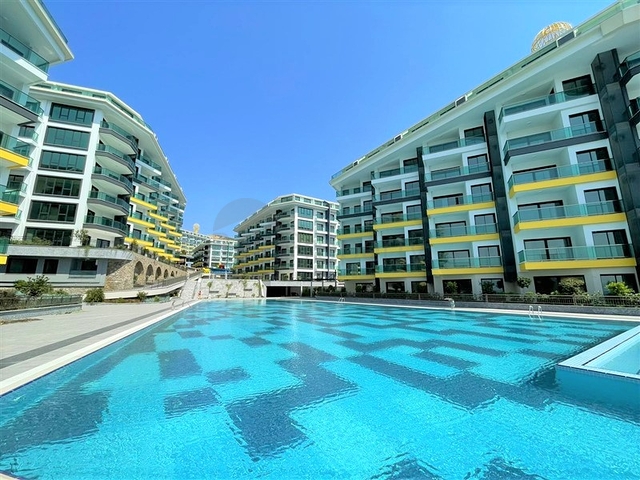 Квартира 2+1 в комплексе на первой береговой линии в Каргыджаке.