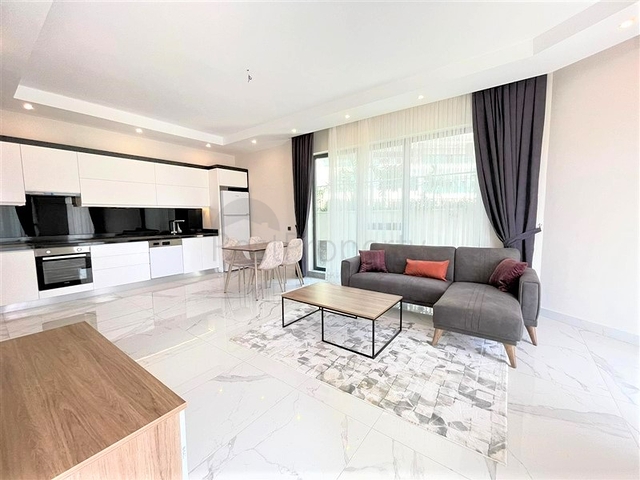 Квартира 2+1 в комплексе на первой береговой линии в Каргыджаке.