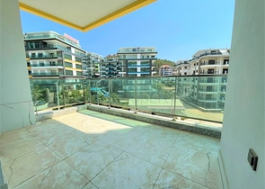 Квартира 2+1 в комплексе на первой береговой линии в Каргыджаке.