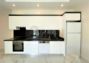 Квартира 2+1 в комплексе на первой береговой линии в Каргыджаке.