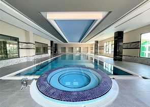 Меблированная квартира планировкой 1+1 в комплексе премиум класса