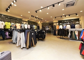 Коммерческие помещения в торговом центре в районе Окурджалар 