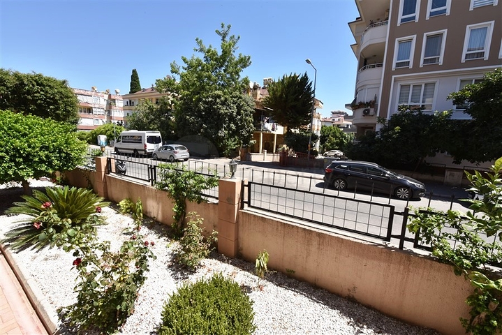 Меблированная квартира планировкой 2+1 в центре Алании