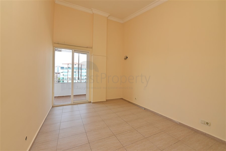 Квартира 3+1 в жилом комплексе с отельной инфраструктурой в Тосмуре