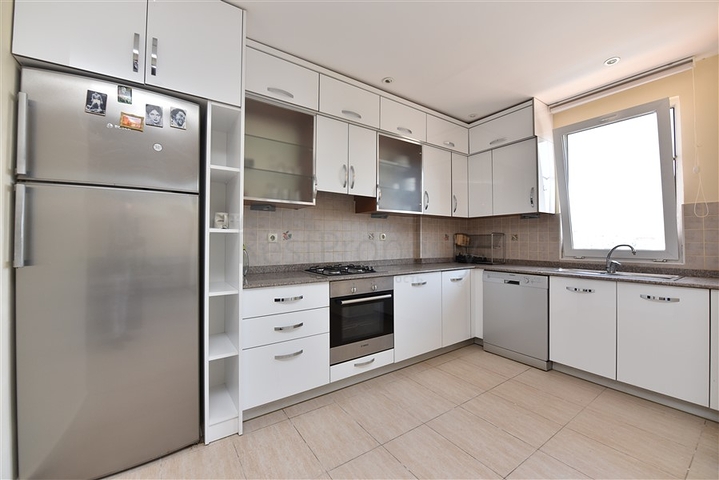 Квартира 3+1 в жилом комплексе с отельной инфраструктурой в Тосмуре