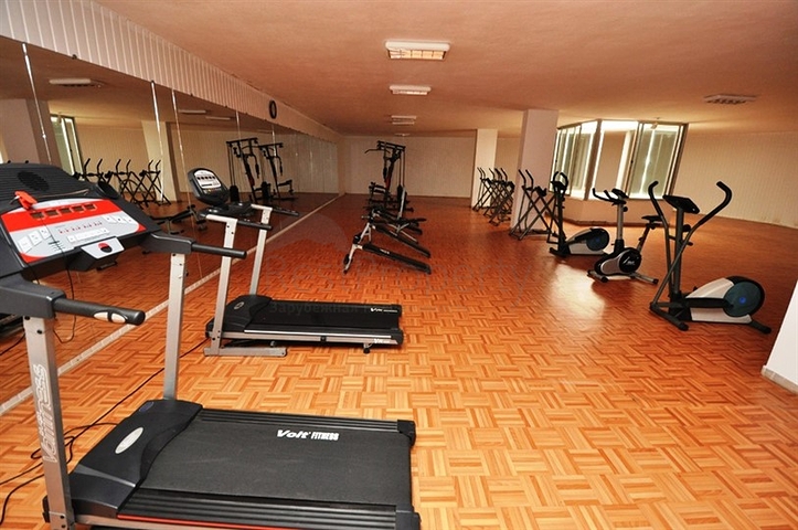 Квартира 3+1 в жилом комплексе с отельной инфраструктурой в Тосмуре